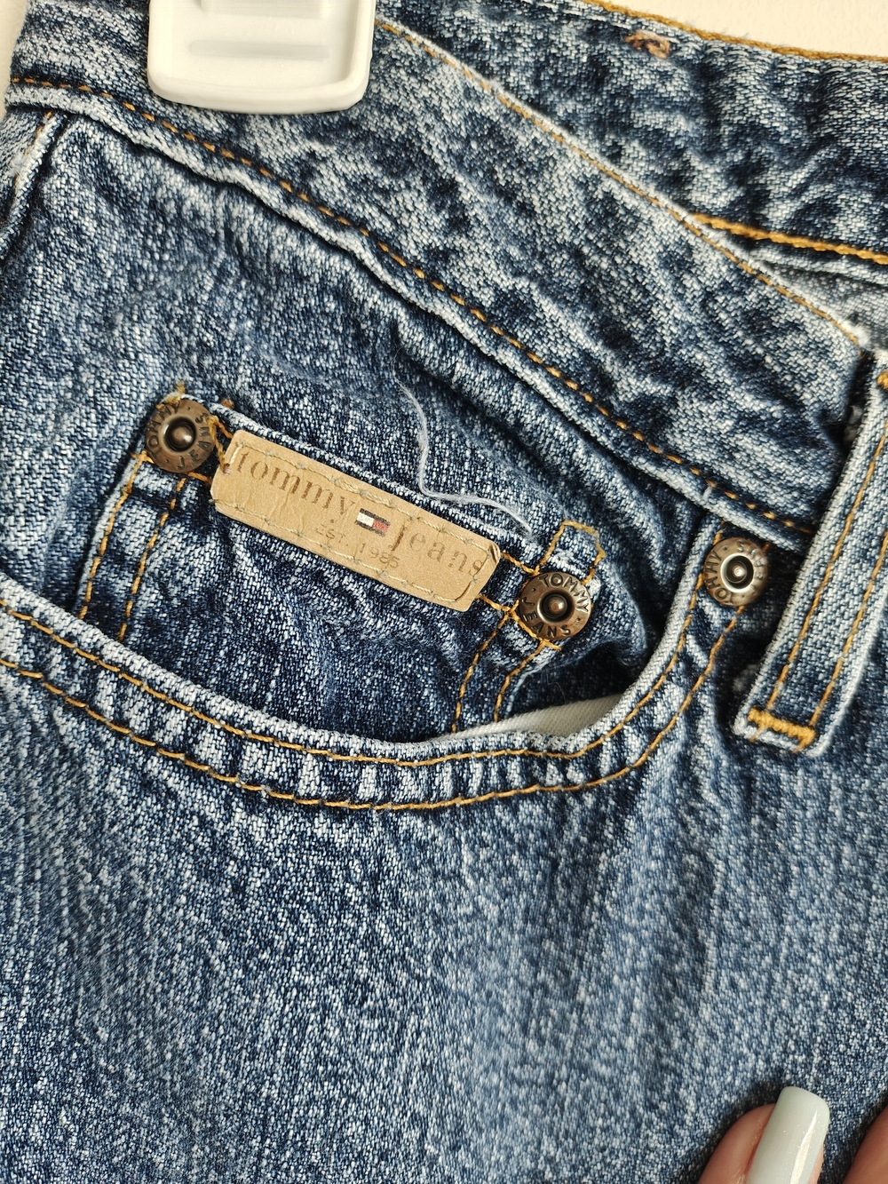 Vintage Tommy Hilfiger Jeans in  Medium Blue Wash - Picture 5 of 12